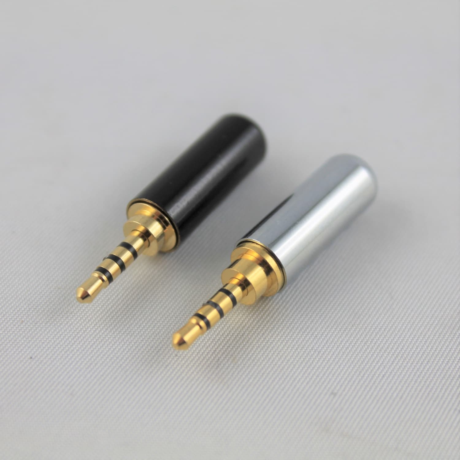 KáCsa AP-382G – wtyk Jack 2,5 mm stereo symetryczny